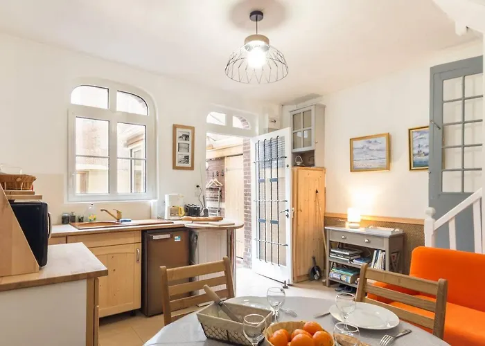 Holiday home Gite Gites De France - L'Hortensia Etretat