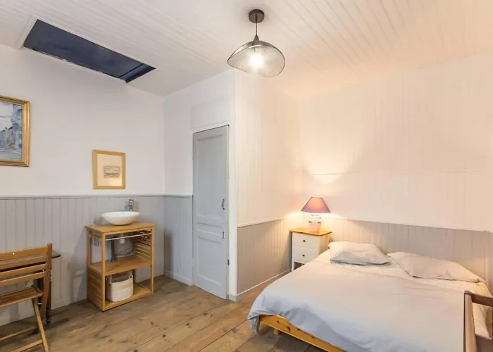 Holiday home Gite Gites De France - L'Hortensia *